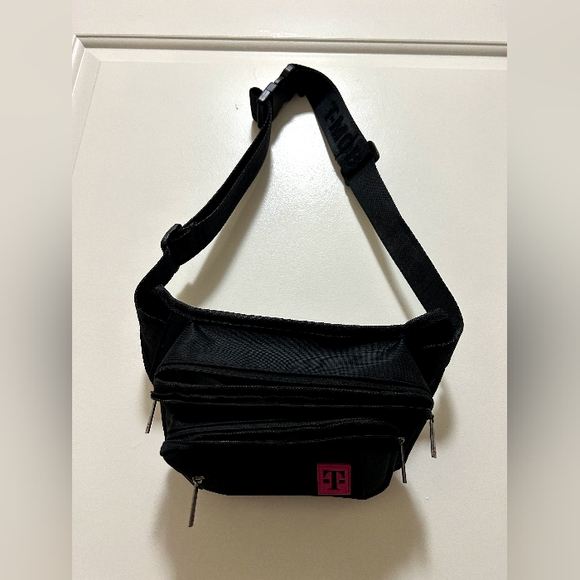 Fanny pack - Picture 1 of 3